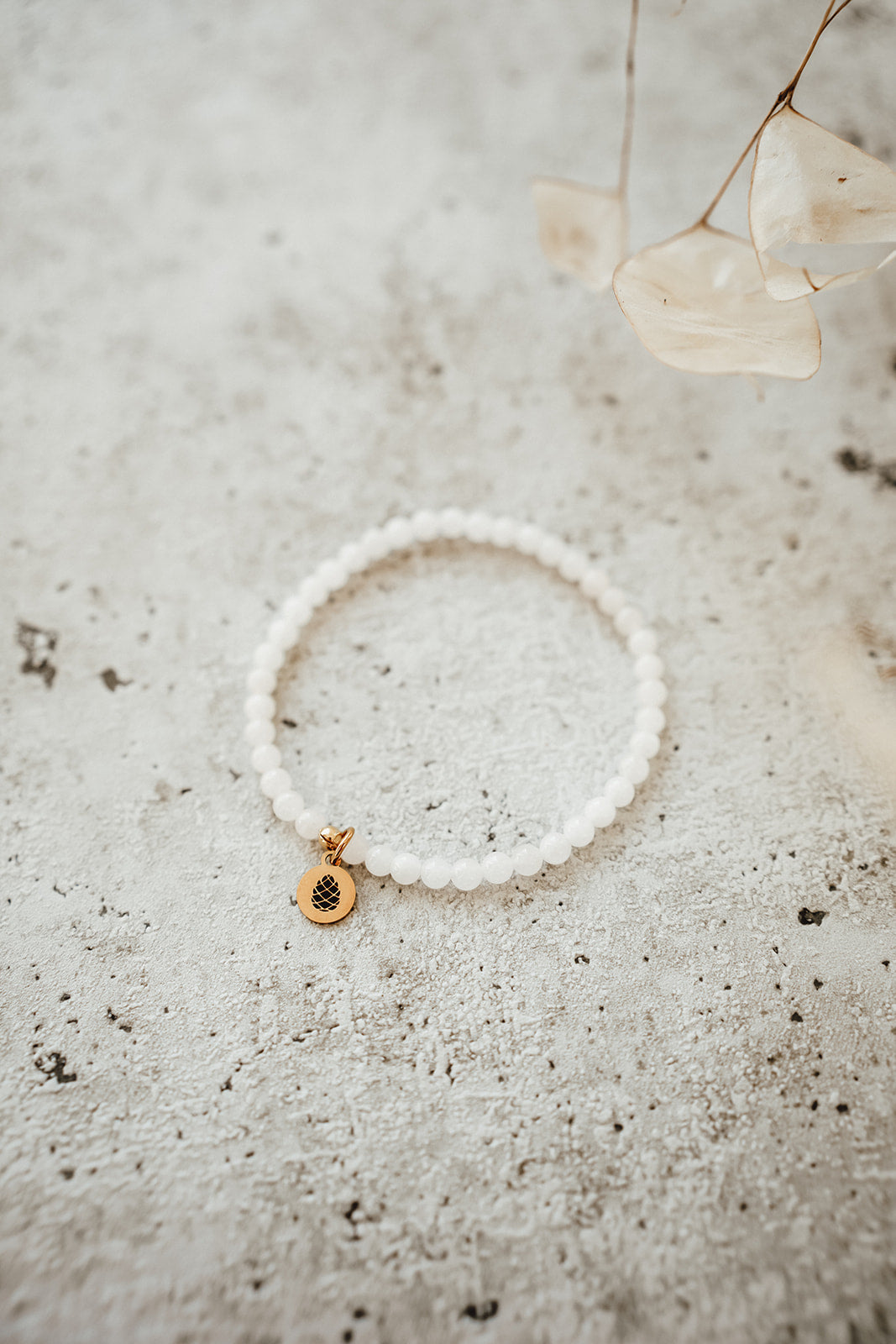 Edelweiß | Armband weiße Jade kleine Perlen