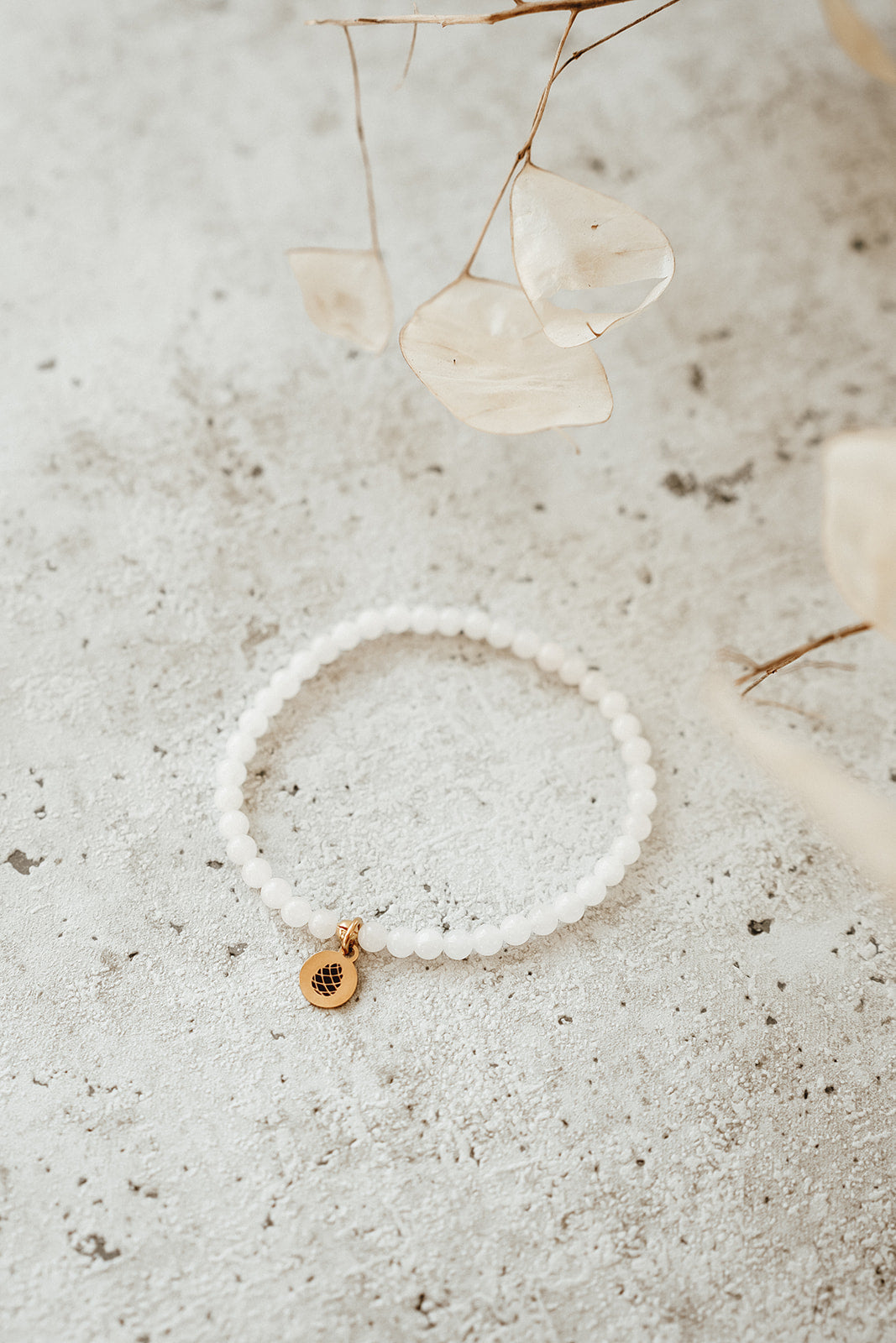 Edelweiß | Armband weiße Jade kleine Perlen