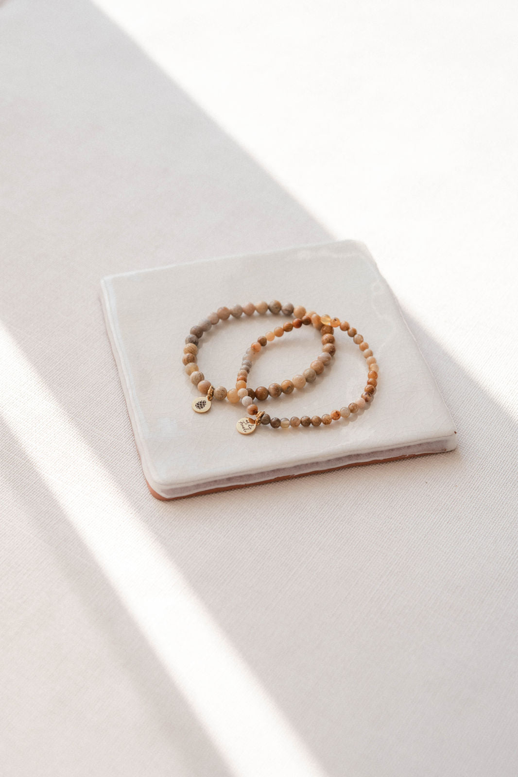 Geschichtenerzähler | Armband Jaspis Fossil kleine Perlen