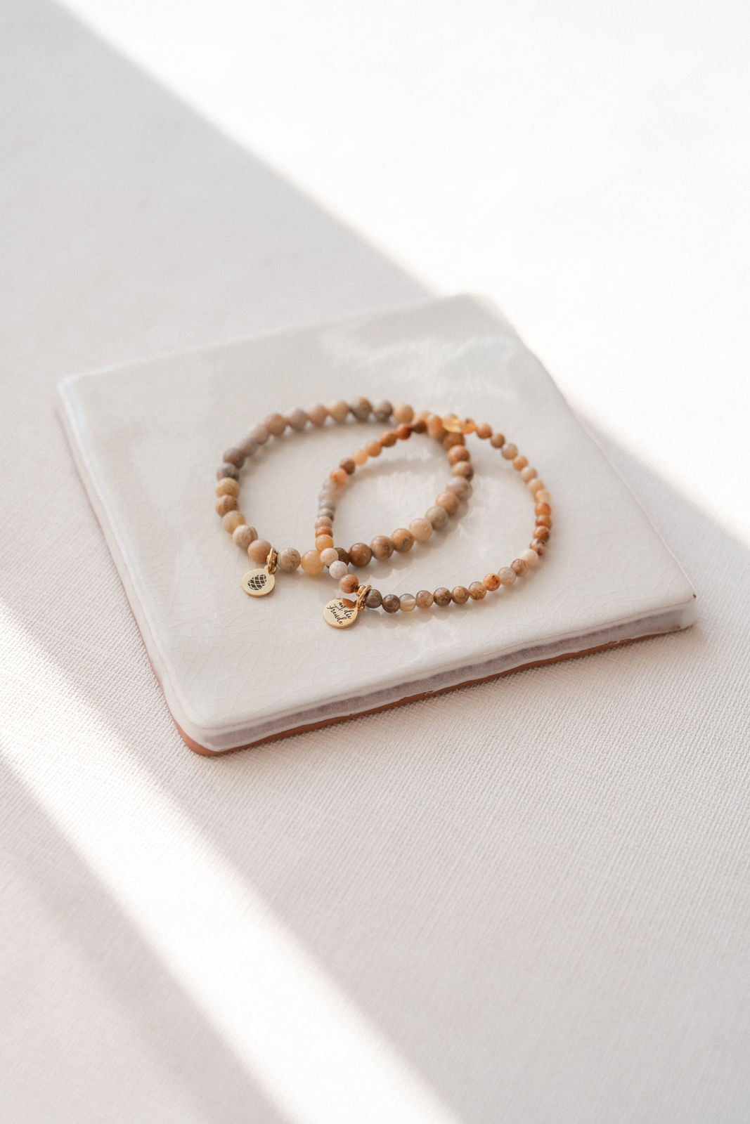 Geschichtenerzähler | Armband Jaspis Fossil kleine Perlen