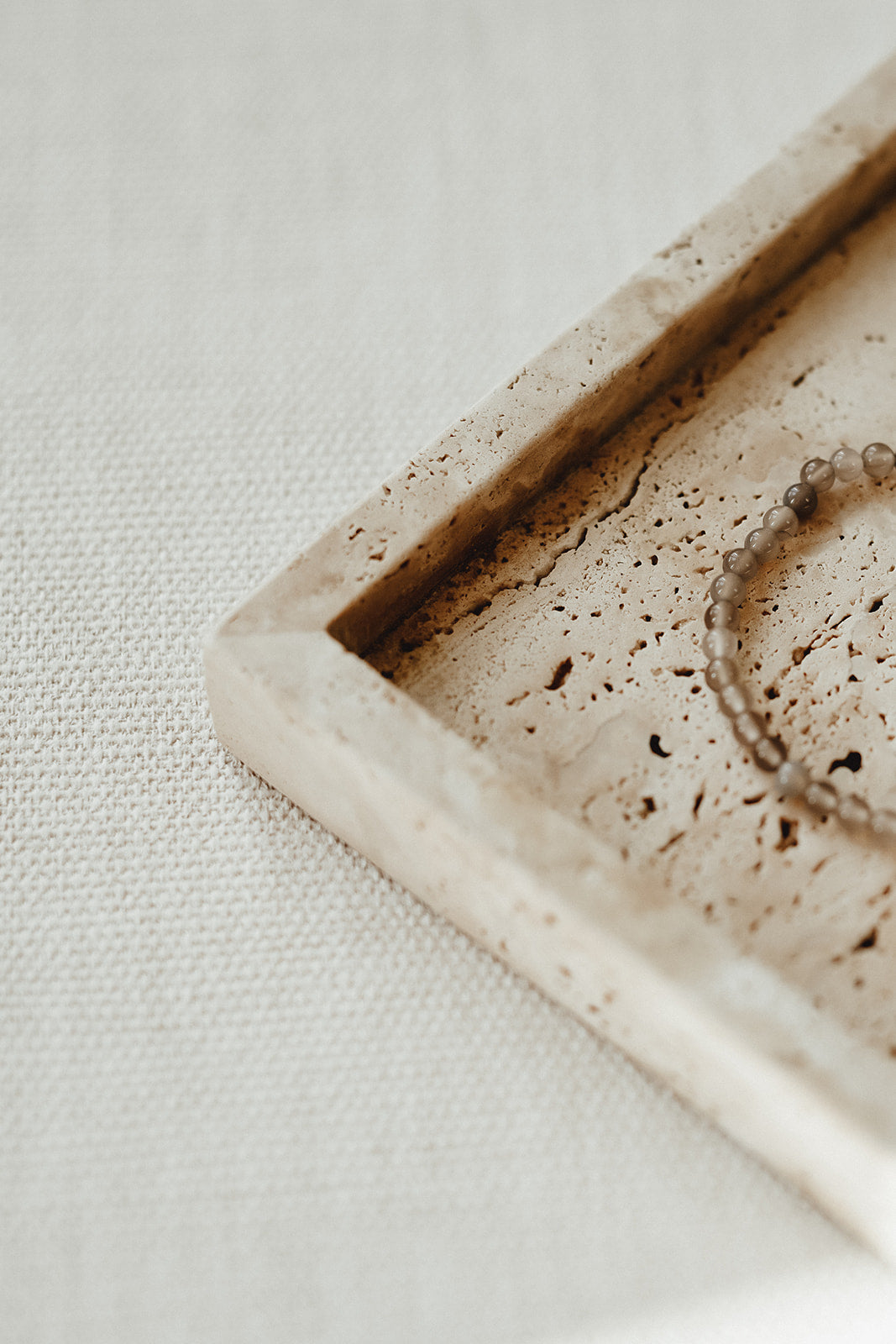 MORGENSTUNDE | Armband Achat grau kleine Perlen