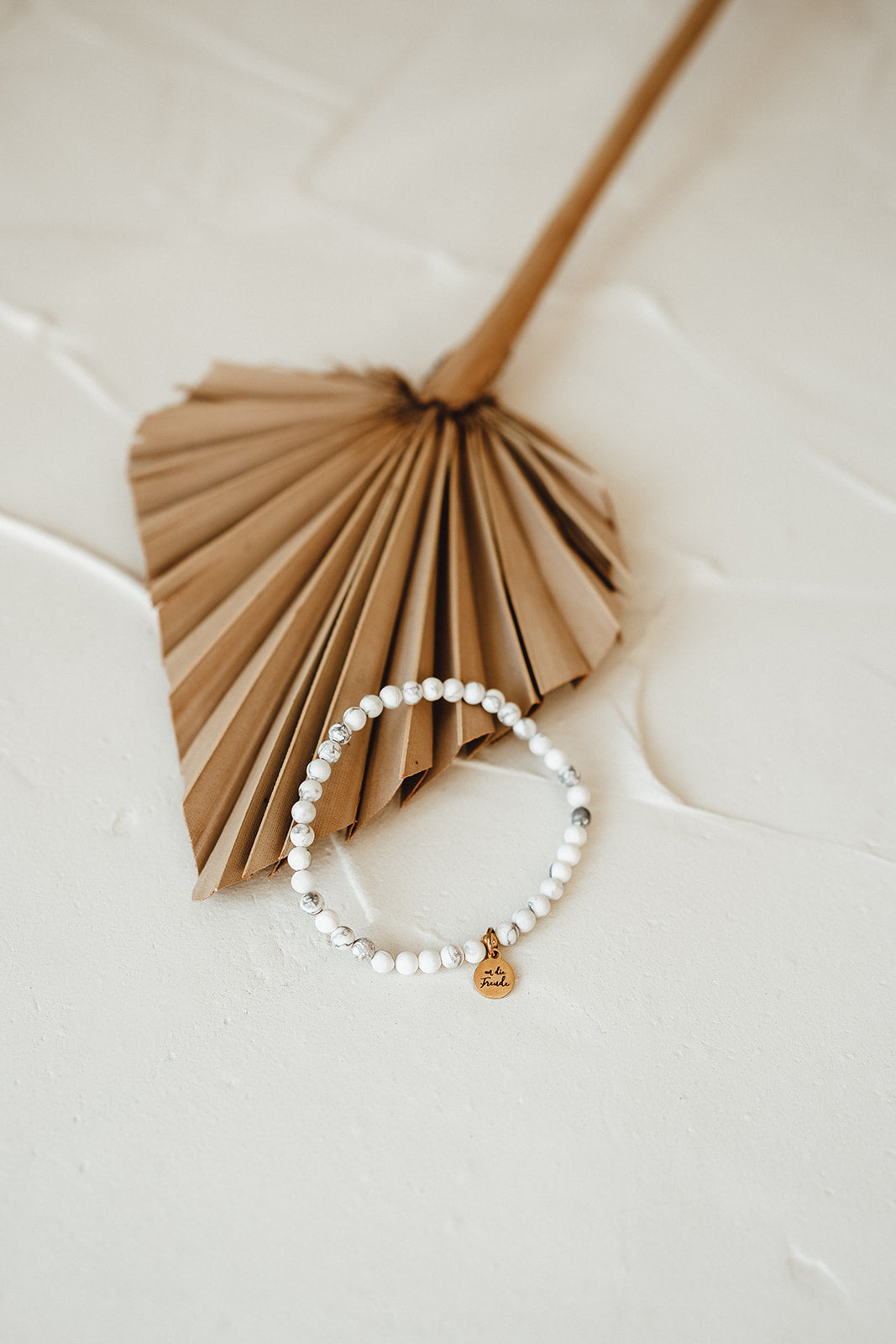 Miss Marble | Armband Howlith kleine Perlen